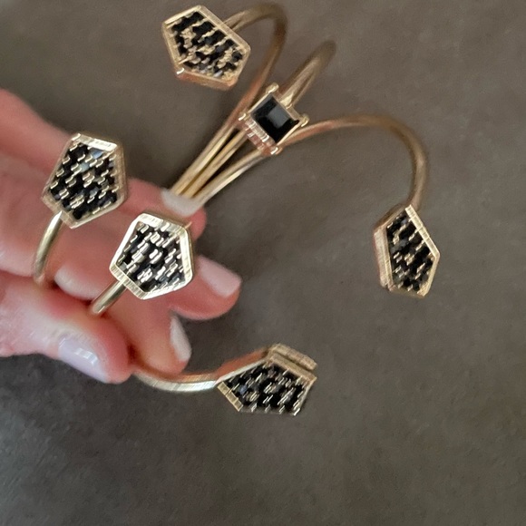 Set of 3 gold and black bangle bracelets - Picture 3 of 5